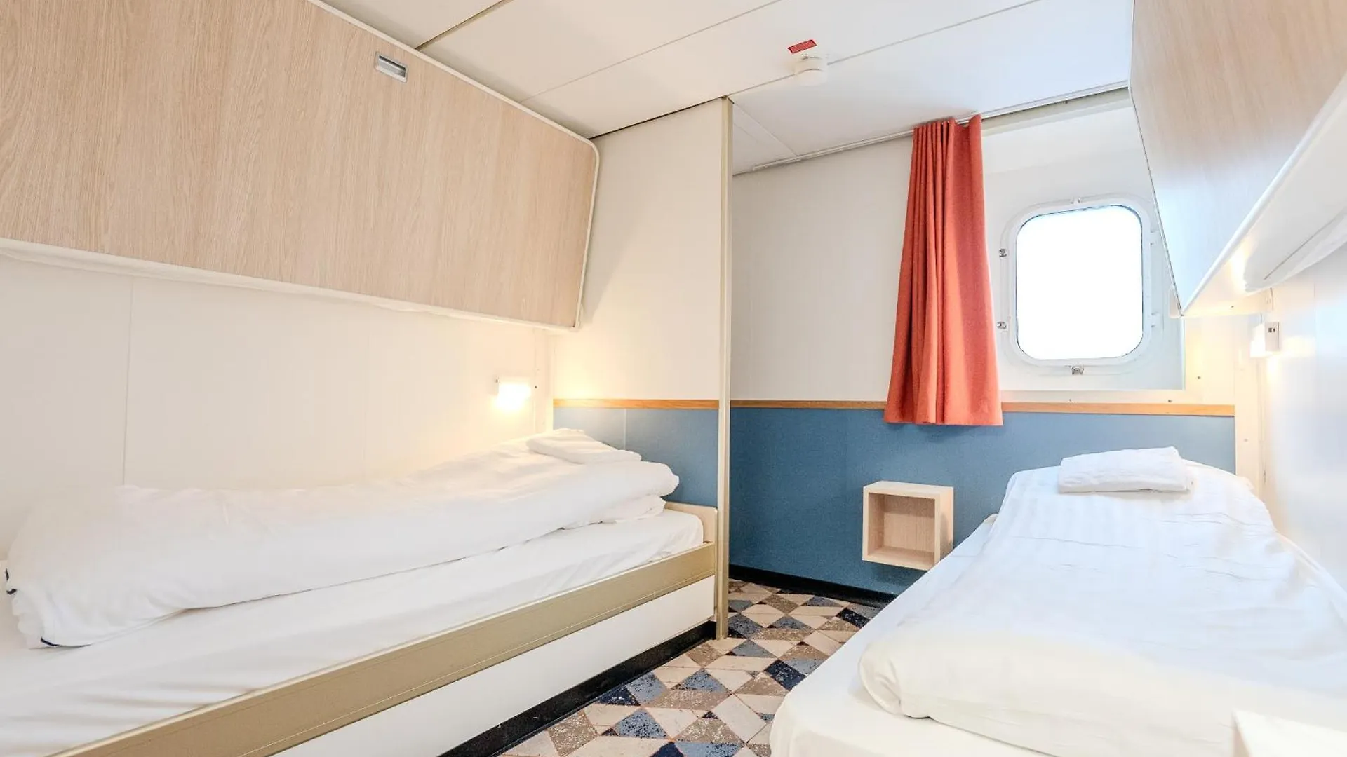 Hotel Dfds Ferry - Newcastle To Amsterdam