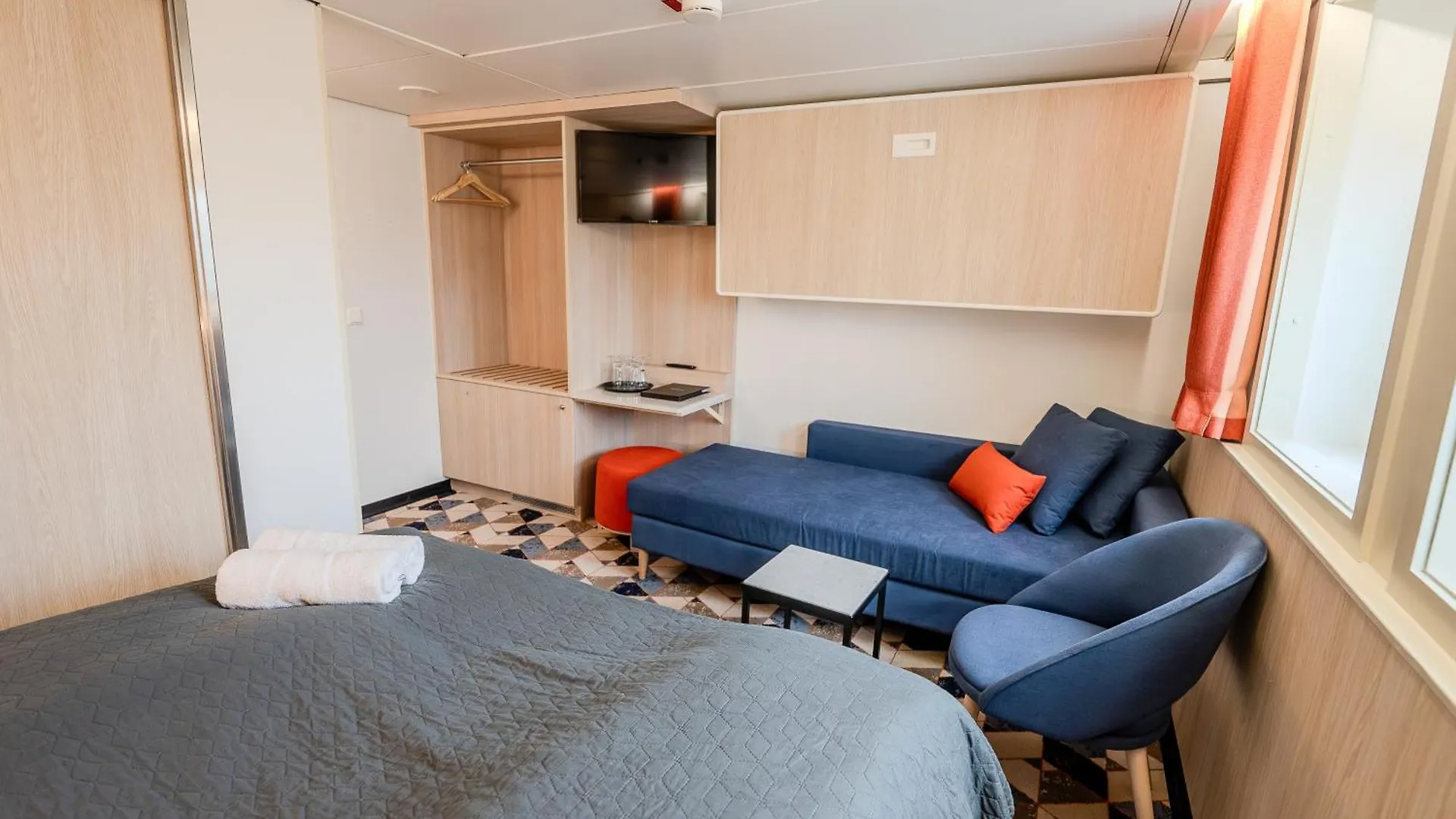 Hotel Dfds Ferry - Newcastle To Amsterdam